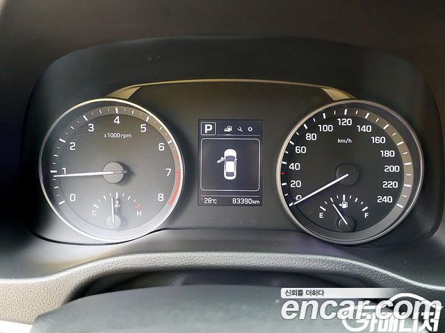 Hyundai AVANTE 2017 — photo 8