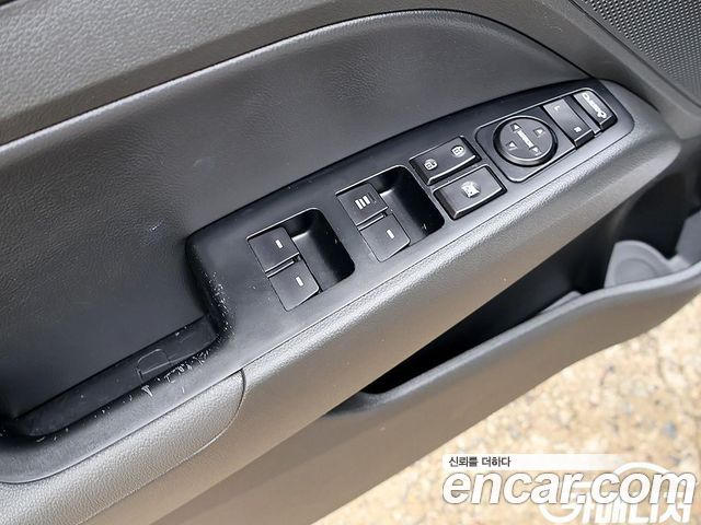 Hyundai AVANTE 2017 — photo 15