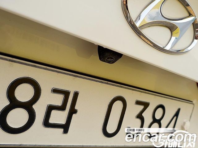 Hyundai AVANTE 2017 — photo 17