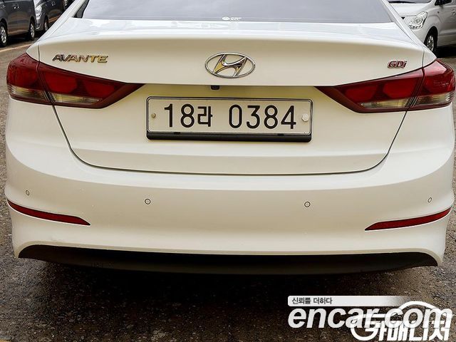 Hyundai AVANTE 2017 — photo 18