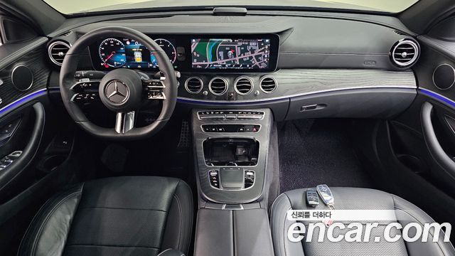 Mercedes-Benz E-Class 2021 — photo 10