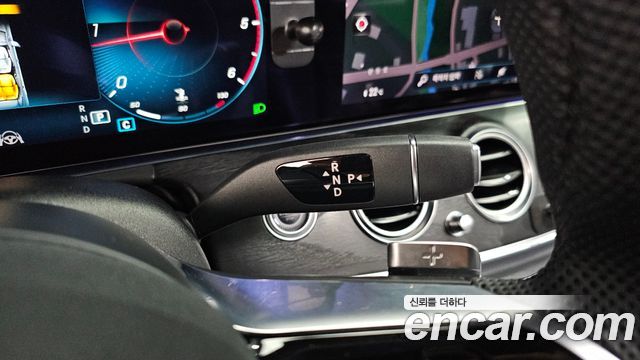 Mercedes-Benz E-Class 2021 — photo 12