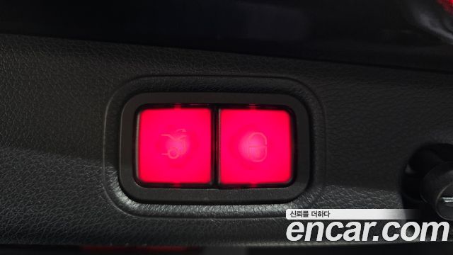 Mercedes-Benz E-Class 2021 — photo 24