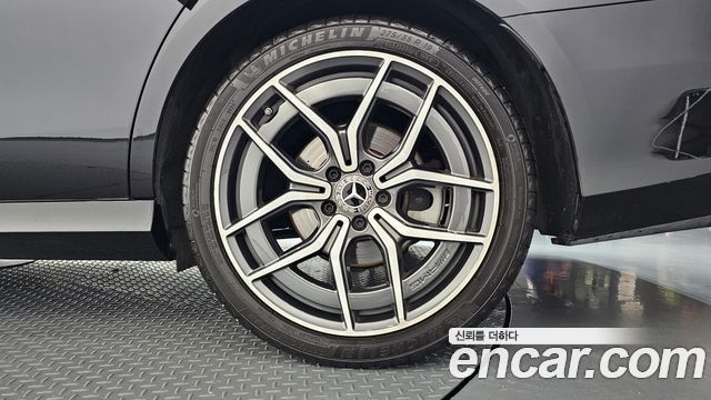 Mercedes-Benz E-Class 2021 — photo 7