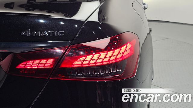 Mercedes-Benz E-Class 2021 — photo 9