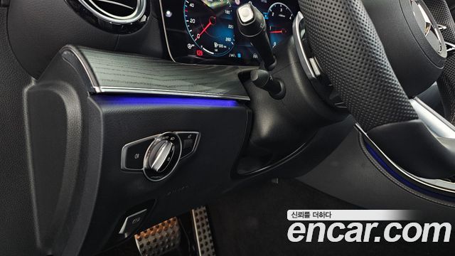 Mercedes-Benz E-Class 2021 — photo 28