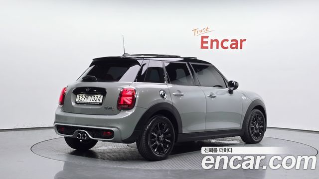Mini Cooper 2021 — photo 2