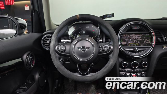 Mini Cooper 2021 — photo 18