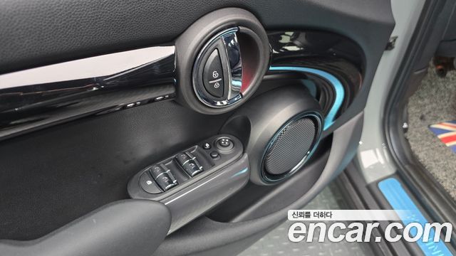 Mini Cooper 2021 — photo 21