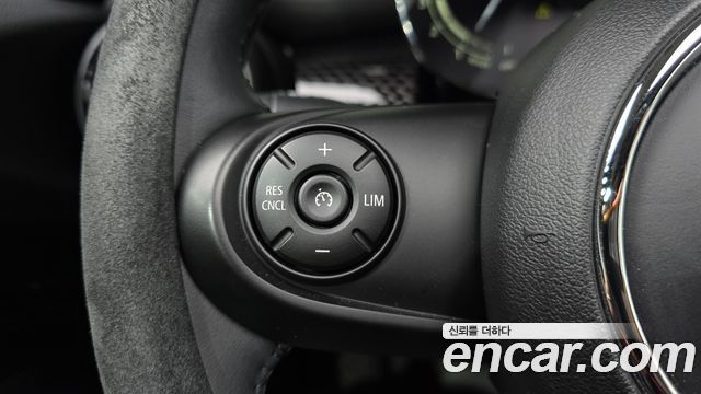 Mini Cooper 2021 — photo 24