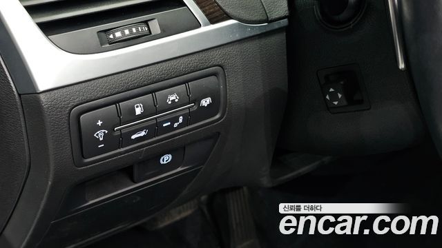 Genesis G80 2019 — photo 16