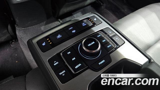 Genesis G80 2019 — photo 17