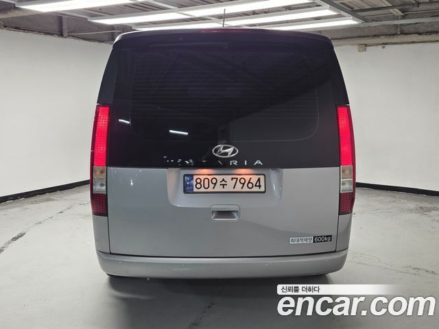 Hyundai Staria 2023 — photo 4