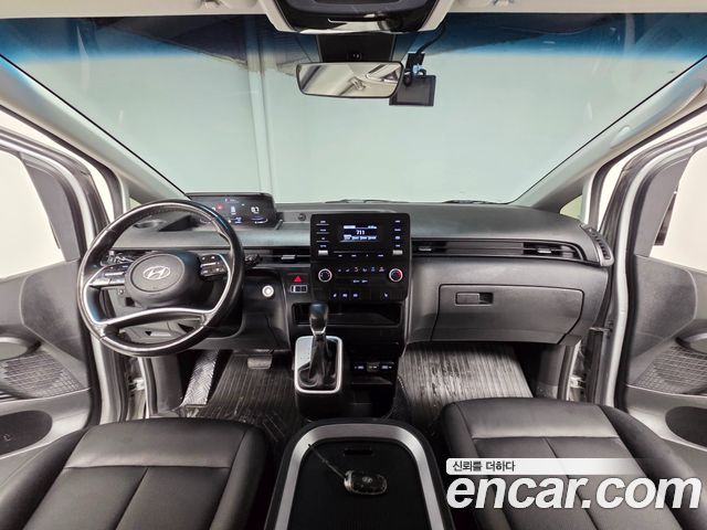 Hyundai Staria 2023 — photo 7