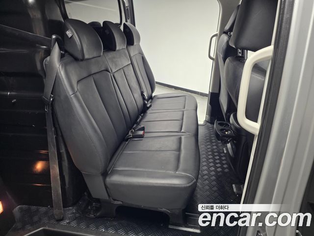 Hyundai Staria 2023 — photo 10