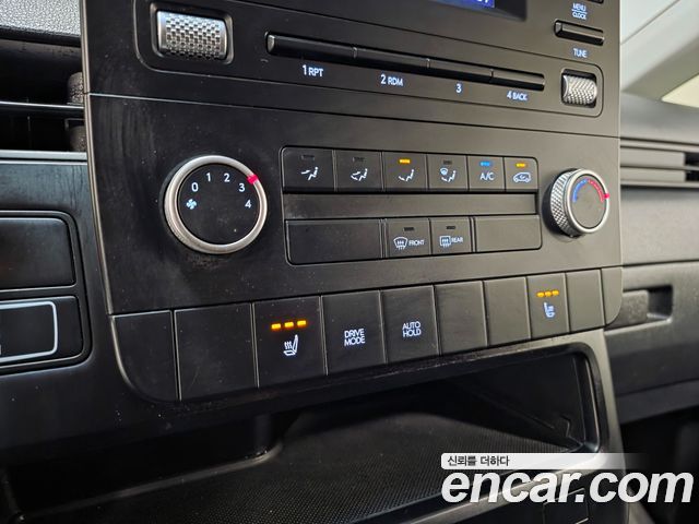 Hyundai Staria 2023 — photo 12