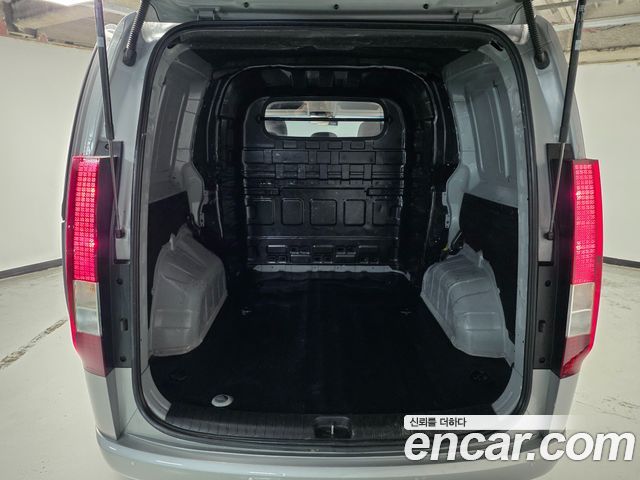 Hyundai Staria 2023 — photo 19