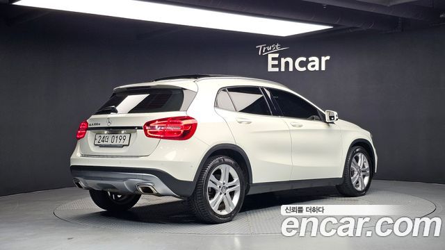Mercedes-Benz GLA-Class 2017 — photo 2