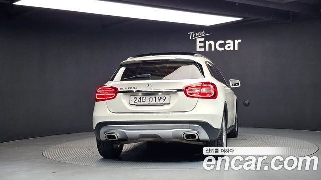 Mercedes-Benz GLA-Class 2017 — photo 4