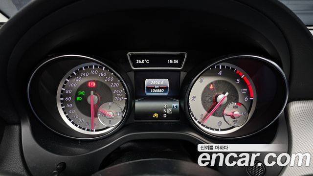 Mercedes-Benz GLA-Class 2017 — photo 8