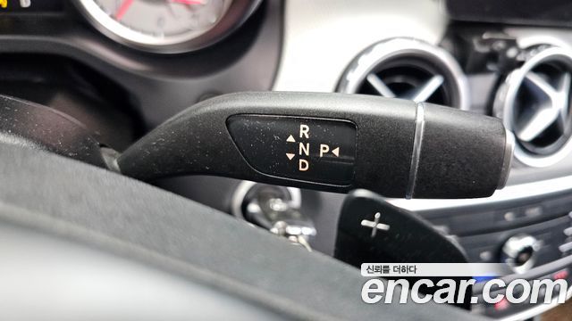 Mercedes-Benz GLA-Class 2017 — photo 9
