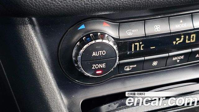 Mercedes-Benz GLA-Class 2017 — photo 17