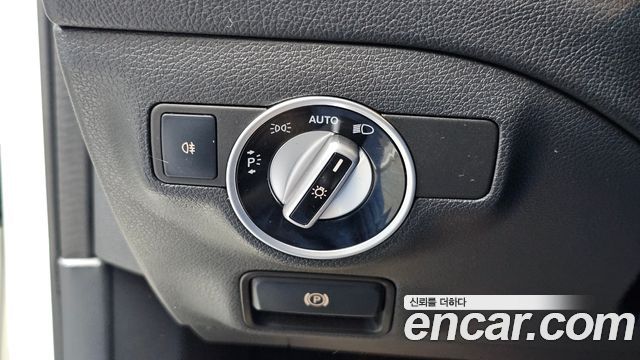 Mercedes-Benz GLA-Class 2017 — photo 18