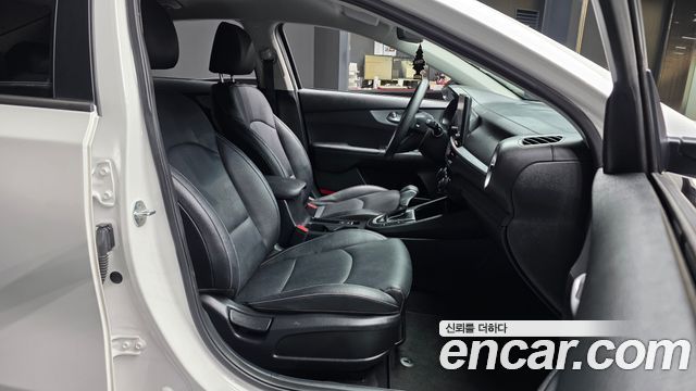 Kia K3 2022 — photo 17
