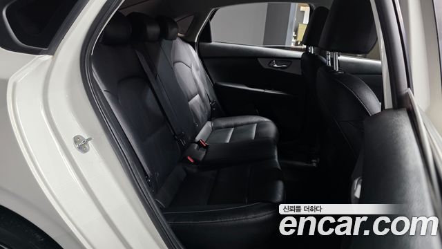 Kia K3 2022 — photo 18