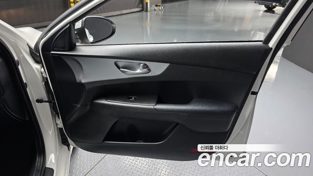 Kia K3 2022 — photo 15