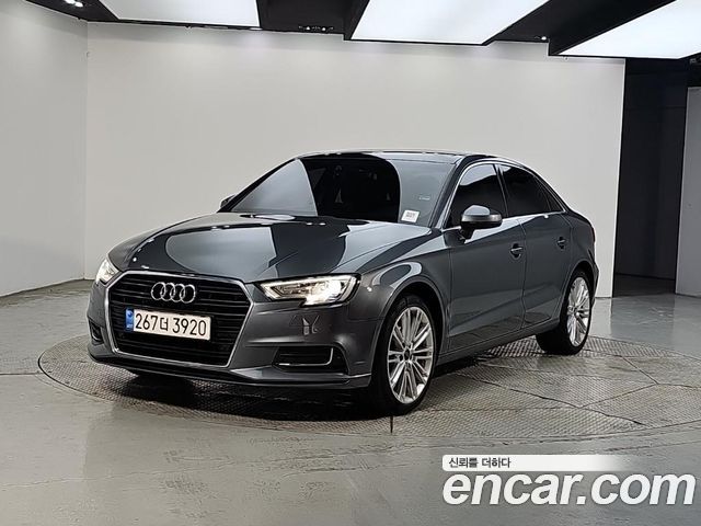 Audi A3 2018 — photo 1