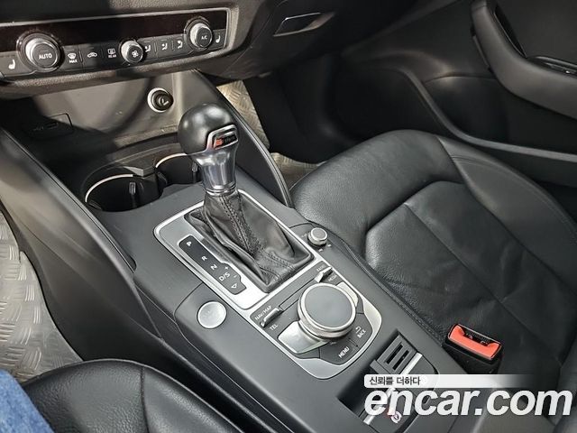 Audi A3 2018 — photo 8