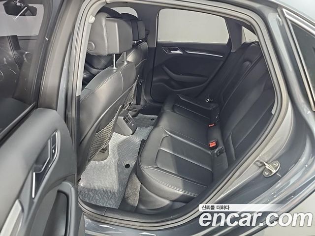 Audi A3 2018 — photo 12