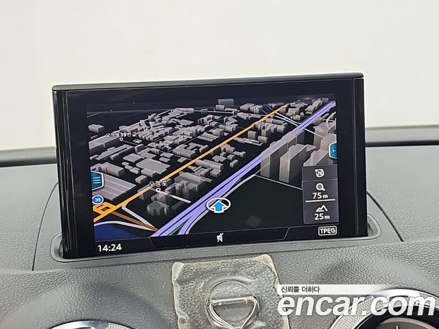 Audi A3 2018 — photo 14