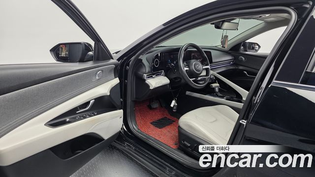 Hyundai AVANTE 2021 — photo 13