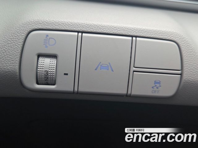 Hyundai AVANTE 2021 — photo 12