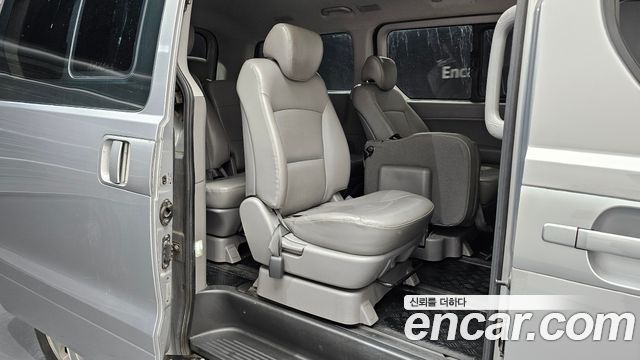 Hyundai Starex 2018 — photo 12