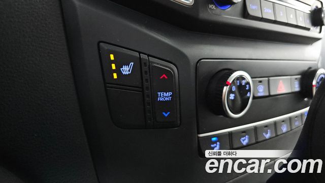 Hyundai Starex 2018 — photo 17