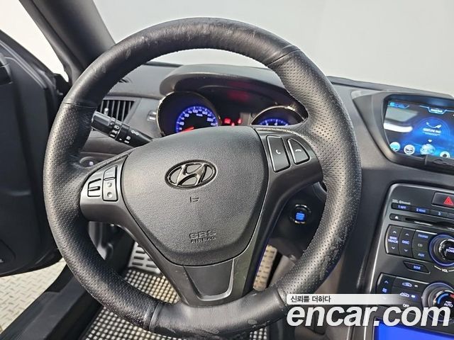 Hyundai Genesis 2011 — photo 5