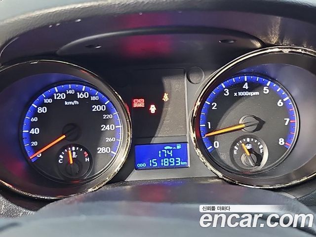 Hyundai Genesis 2011 — photo 6