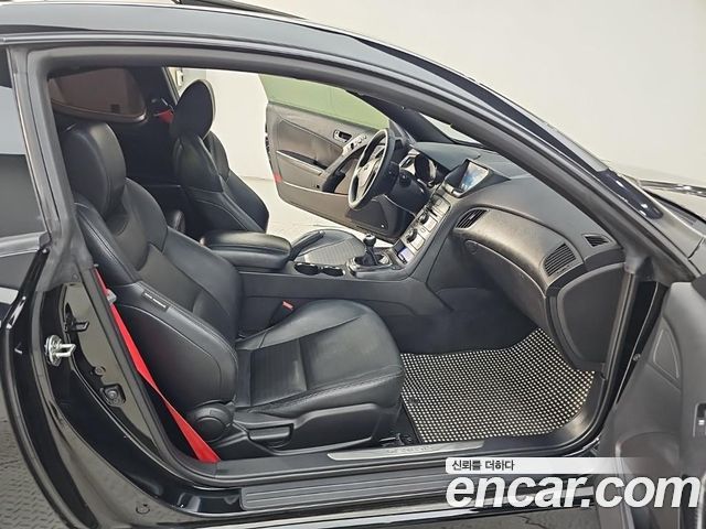 Hyundai Genesis 2011 — photo 8