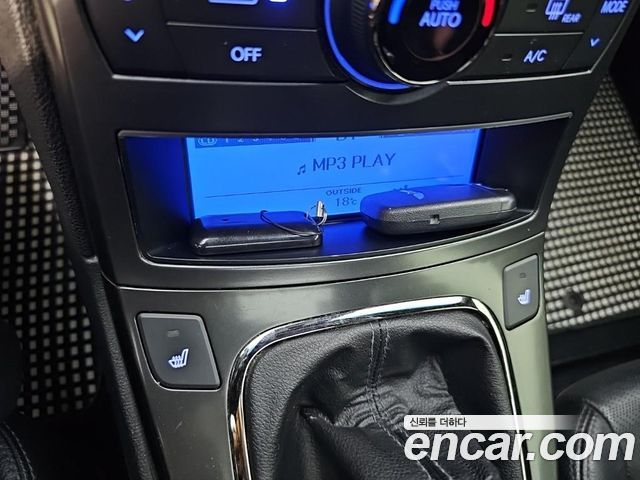 Hyundai Genesis 2011 — photo 15