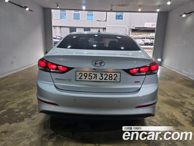 Hyundai AVANTE 2017 — photo 5
