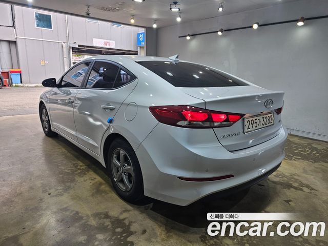 Hyundai AVANTE 2017 — photo 6