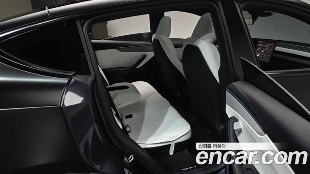 Tesla Model Y 2026 — photo 18