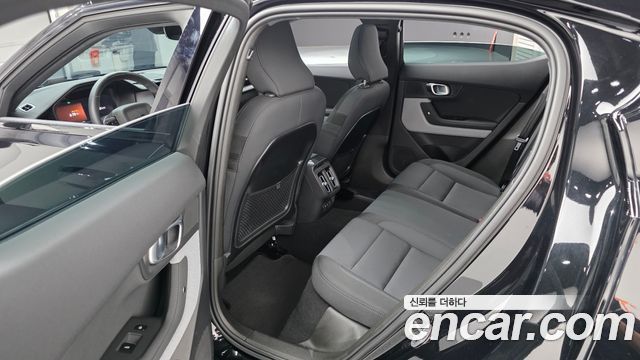 Polestar Polestar 2 2023 — photo 17