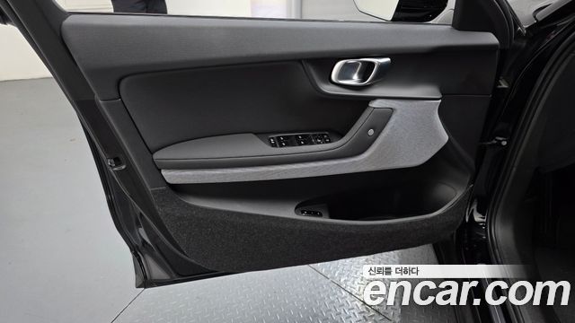 Polestar Polestar 2 2023 — photo 14