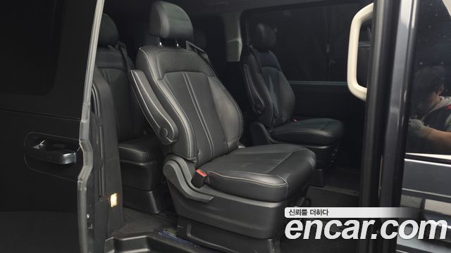 Hyundai Staria 2022 — photo 11