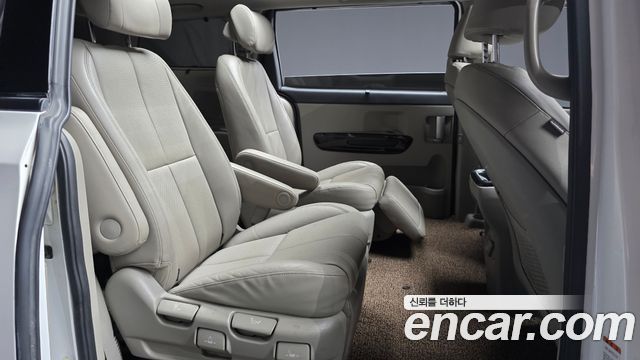 Kia Canival 2019 — photo 17