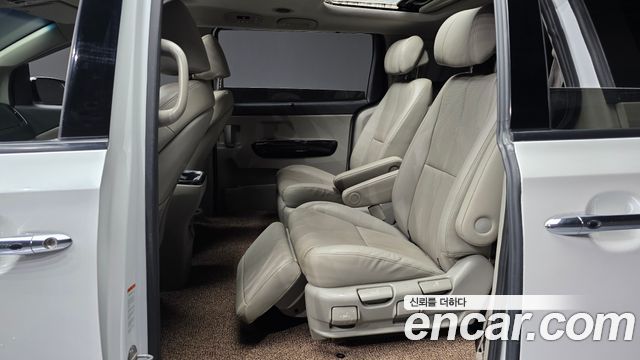 Kia Canival 2019 — photo 18